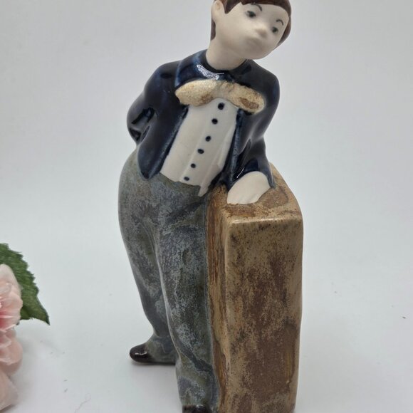 Vintage Hummelwerk Rex Valencia Spain Figurine Boy Cobalt Blue Leaning Porcelain - Picture 6 of 12
